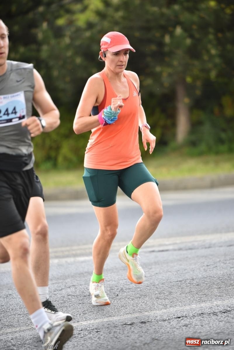 Zdjęcie w galerii na portalu naszraciborz.pl: Mateusz Mrówka najszybszy w XVII Biegu bez Granic wiadomości z regionu