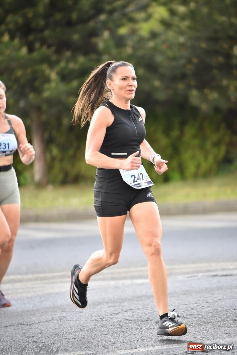 Zdjęcie w galerii na portalu naszraciborz.pl: Mateusz Mrówka najszybszy w XVII Biegu bez Granic wiadomości z regionu