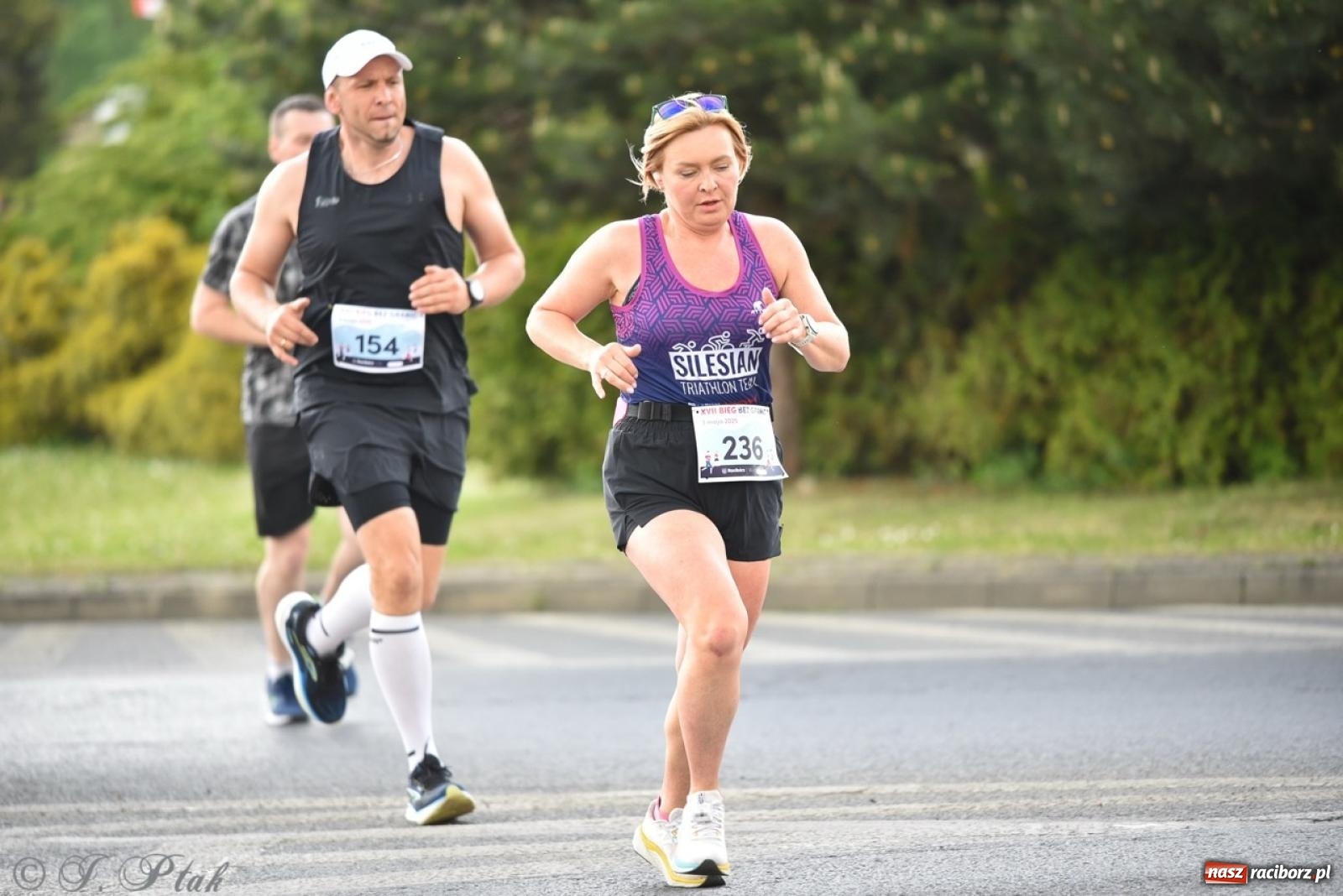Zdjęcie w galerii na portalu naszraciborz.pl: Mateusz Mrówka najszybszy w XVII Biegu bez Granic wiadomości z regionu