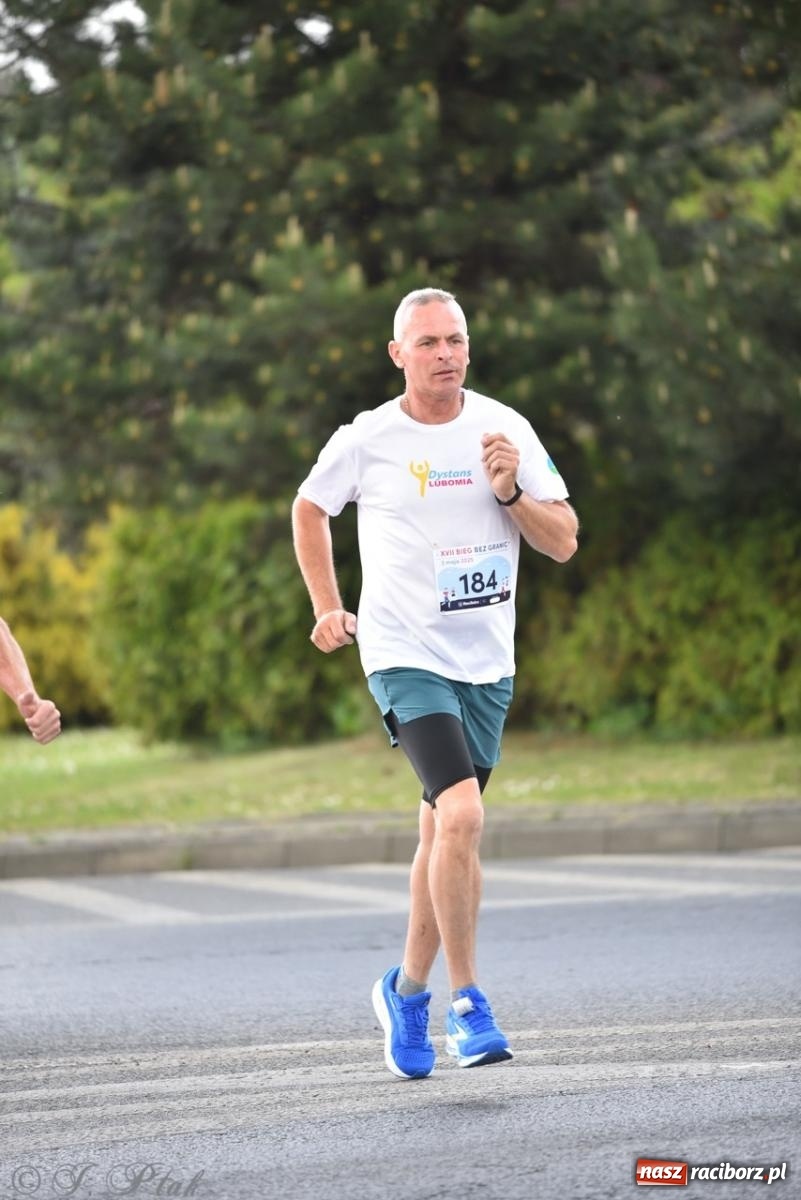 Zdjęcie w galerii na portalu naszraciborz.pl: Mateusz Mrówka najszybszy w XVII Biegu bez Granic wiadomości z regionu