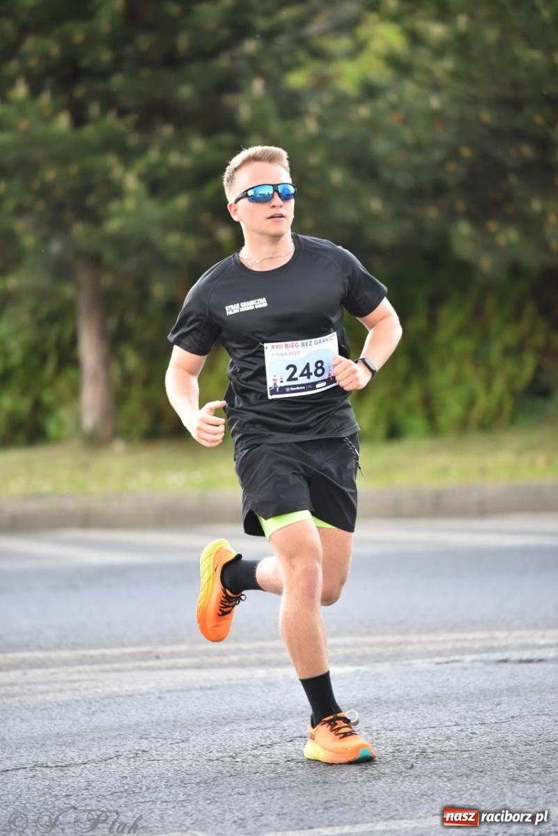 Zdjęcie w galerii na portalu naszraciborz.pl: Mateusz Mrówka najszybszy w XVII Biegu bez Granic wiadomości z regionu