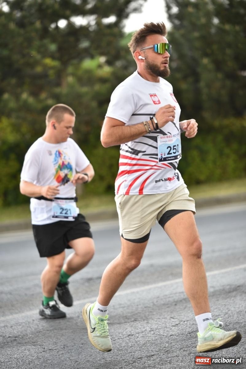 Zdjęcie w galerii na portalu naszraciborz.pl: Mateusz Mrówka najszybszy w XVII Biegu bez Granic wiadomości z regionu