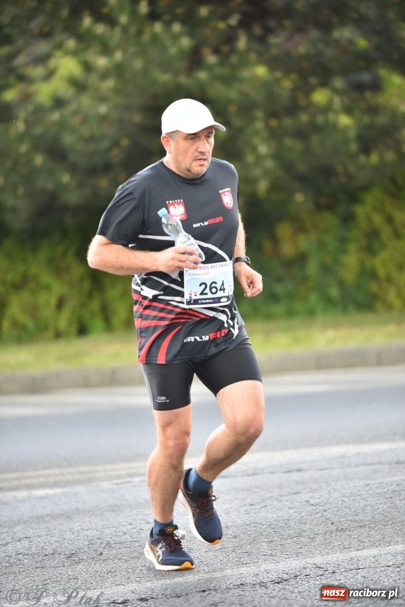 Zdjęcie w galerii na portalu naszraciborz.pl: Mateusz Mrówka najszybszy w XVII Biegu bez Granic wiadomości z regionu