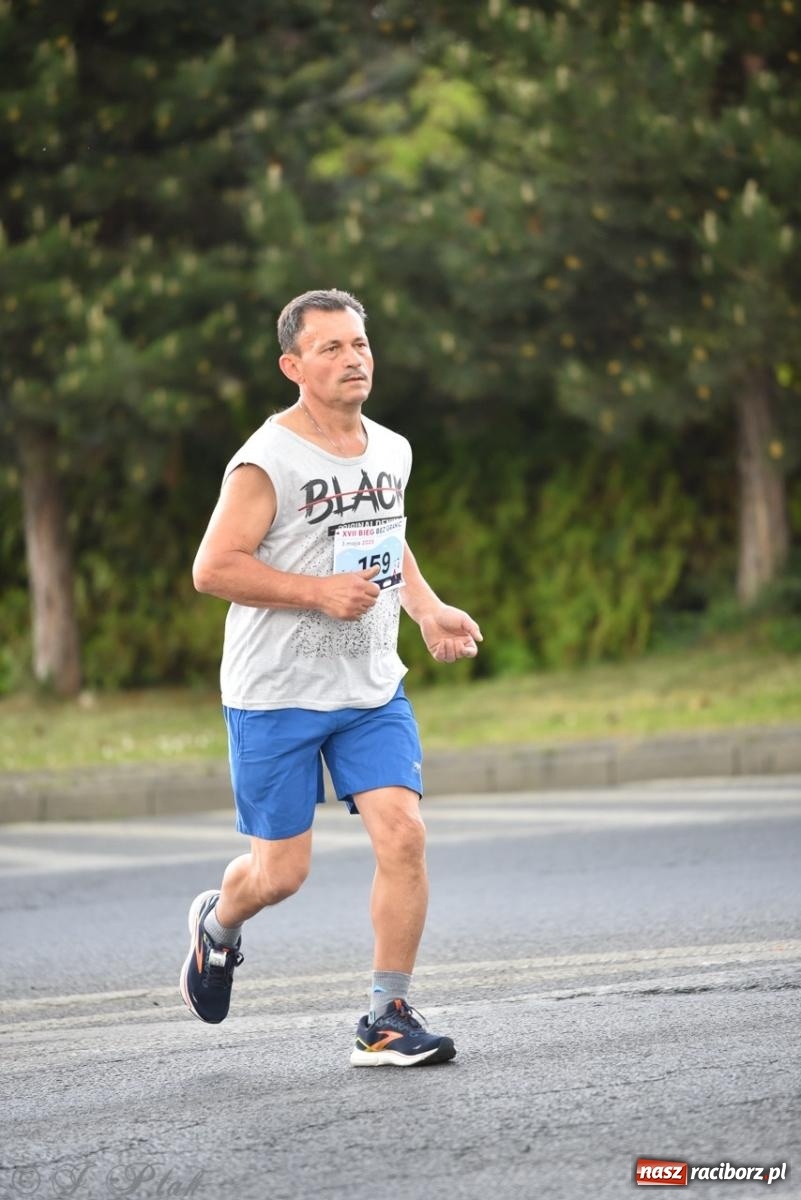 Zdjęcie w galerii na portalu naszraciborz.pl: Mateusz Mrówka najszybszy w XVII Biegu bez Granic wiadomości z regionu
