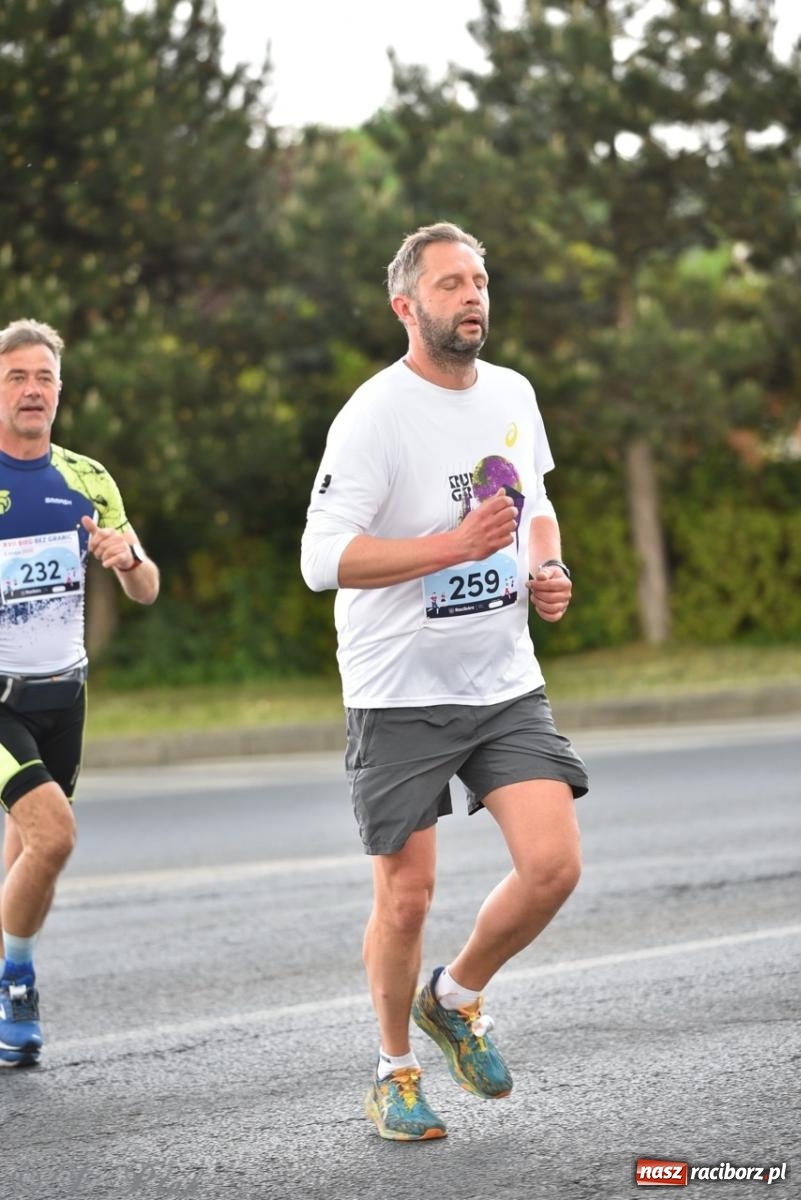 Zdjęcie w galerii na portalu naszraciborz.pl: Mateusz Mrówka najszybszy w XVII Biegu bez Granic wiadomości z regionu