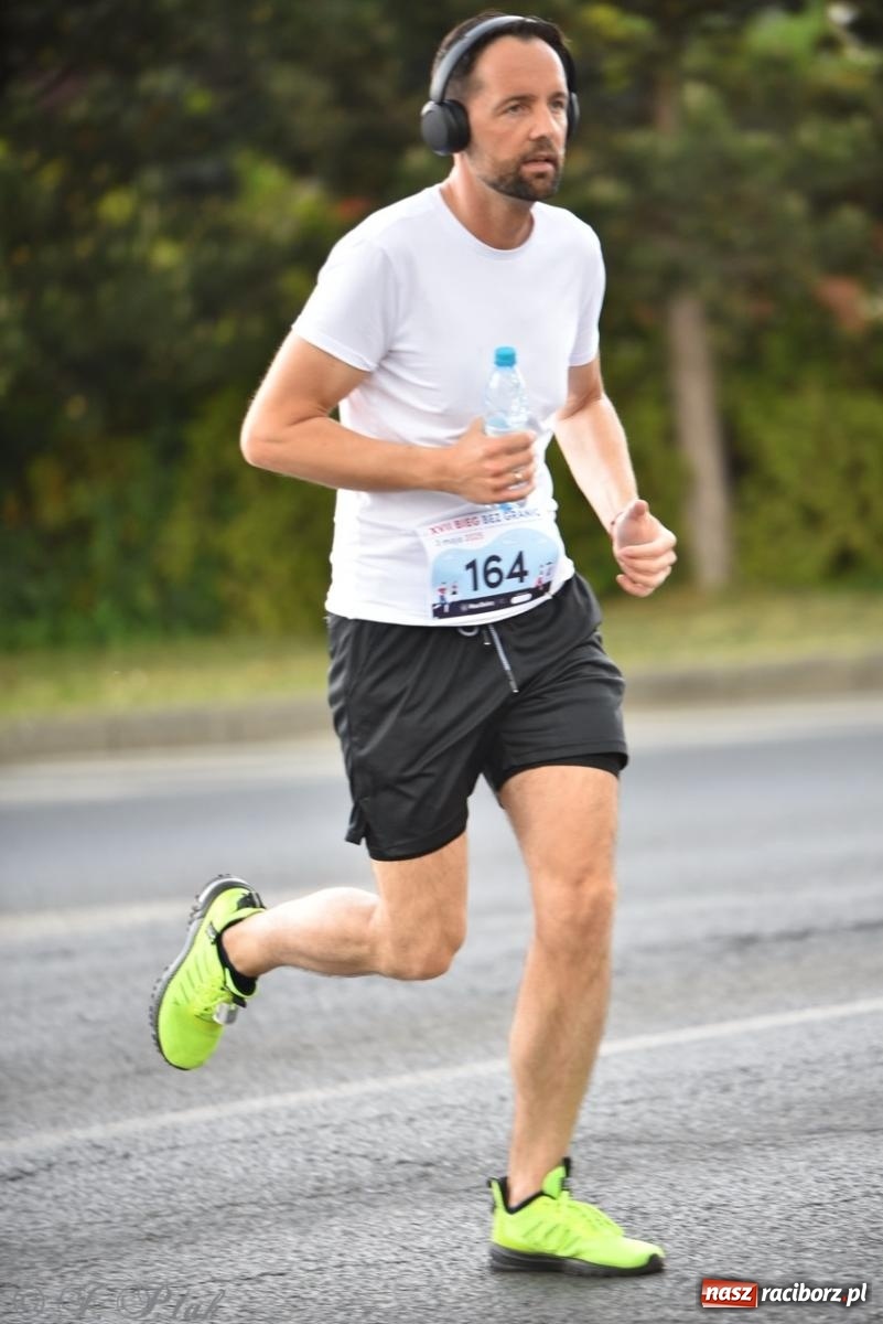 Zdjęcie w galerii na portalu naszraciborz.pl: Mateusz Mrówka najszybszy w XVII Biegu bez Granic wiadomości z regionu