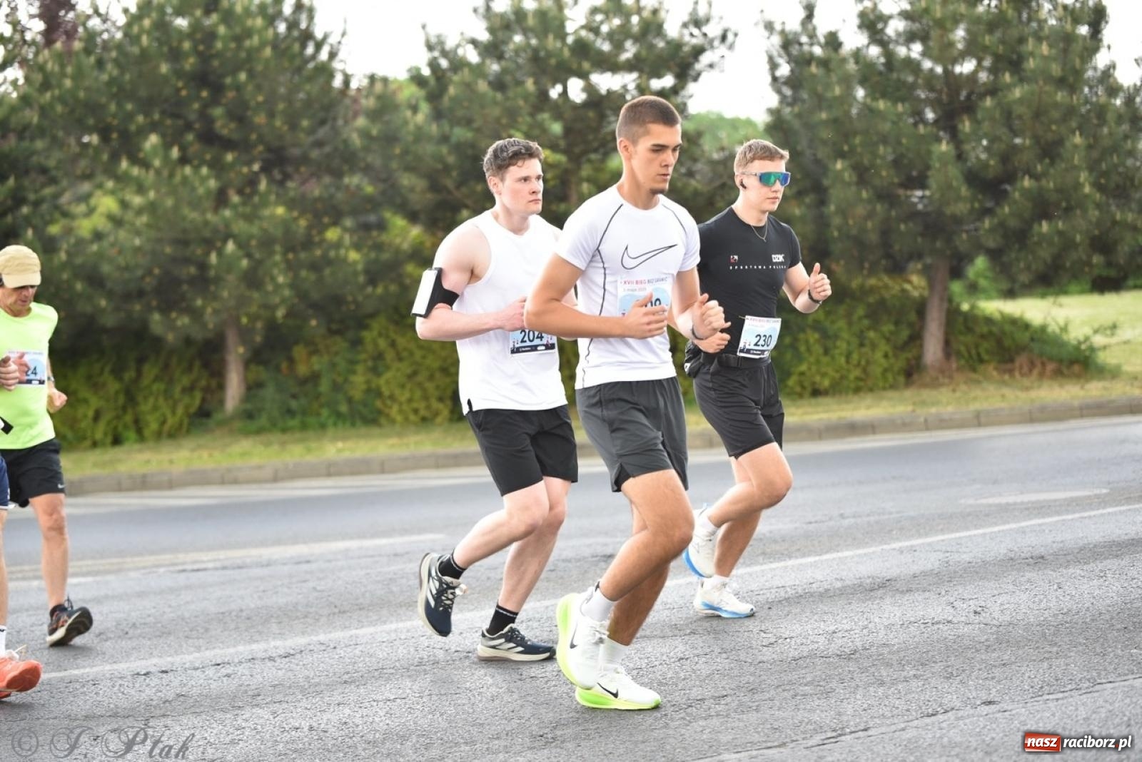 Zdjęcie w galerii na portalu naszraciborz.pl: Mateusz Mrówka najszybszy w XVII Biegu bez Granic wiadomości z regionu