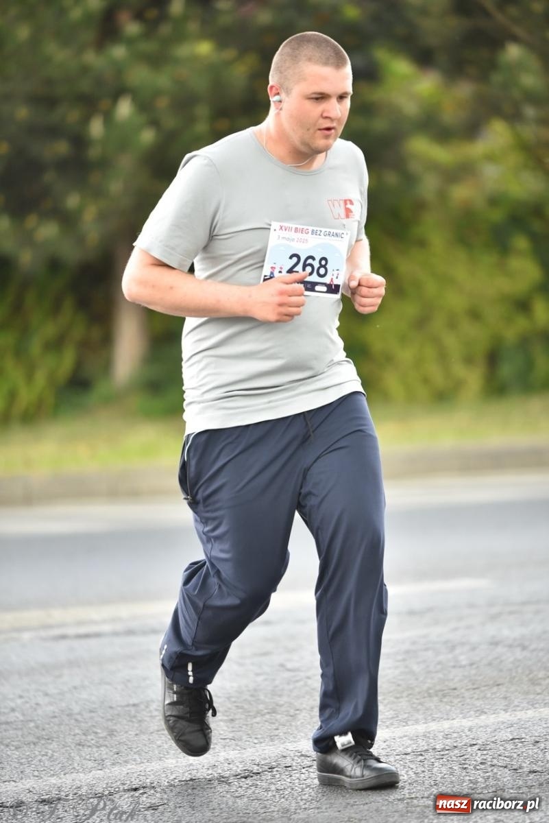 Zdjęcie w galerii na portalu naszraciborz.pl: Mateusz Mrówka najszybszy w XVII Biegu bez Granic wiadomości z regionu