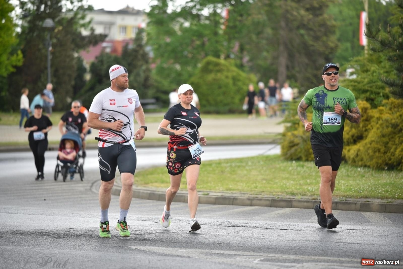 Zdjęcie w galerii na portalu naszraciborz.pl: Mateusz Mrówka najszybszy w XVII Biegu bez Granic wiadomości z regionu