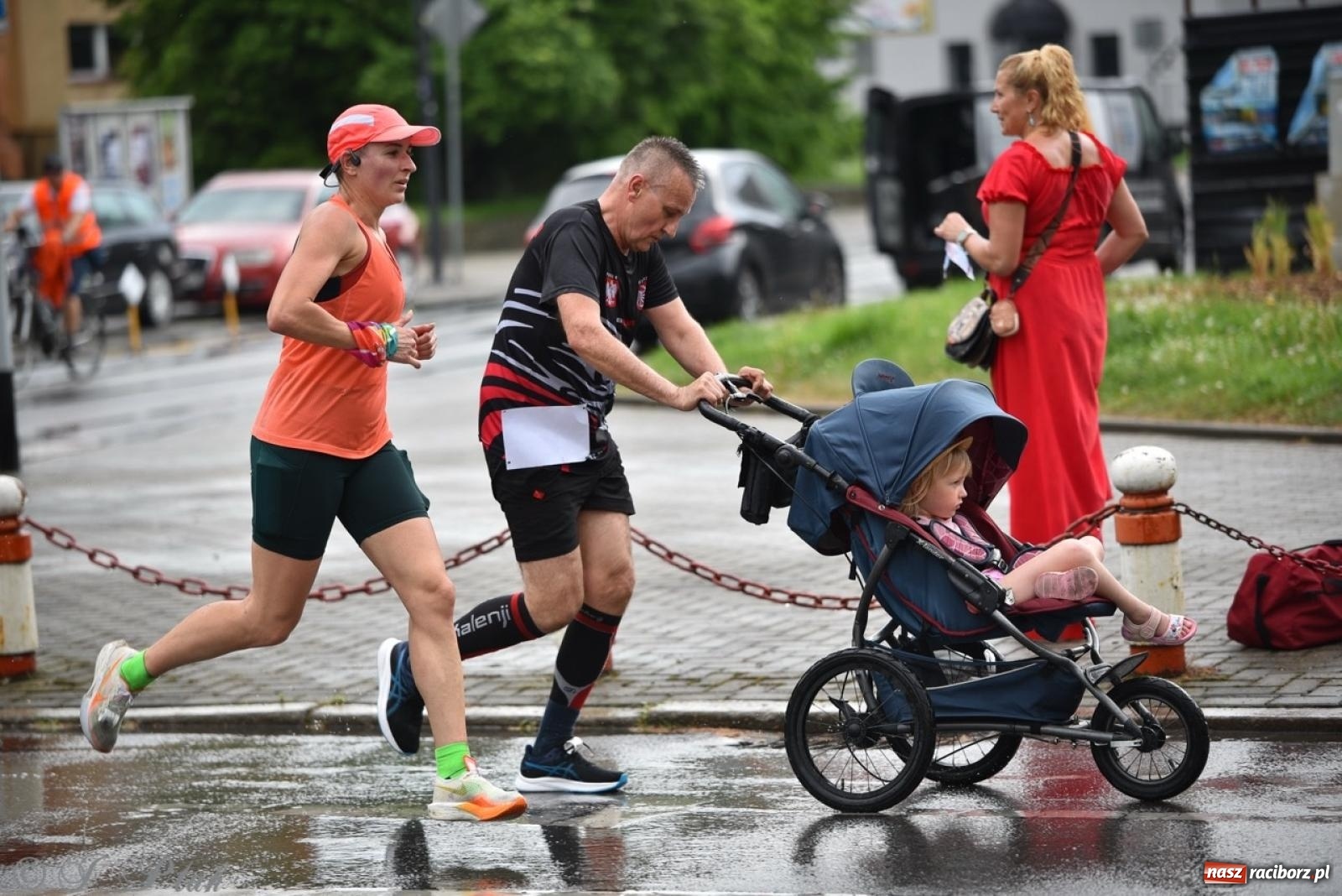 Zdjęcie w galerii na portalu naszraciborz.pl: Mateusz Mrówka najszybszy w XVII Biegu bez Granic wiadomości z regionu