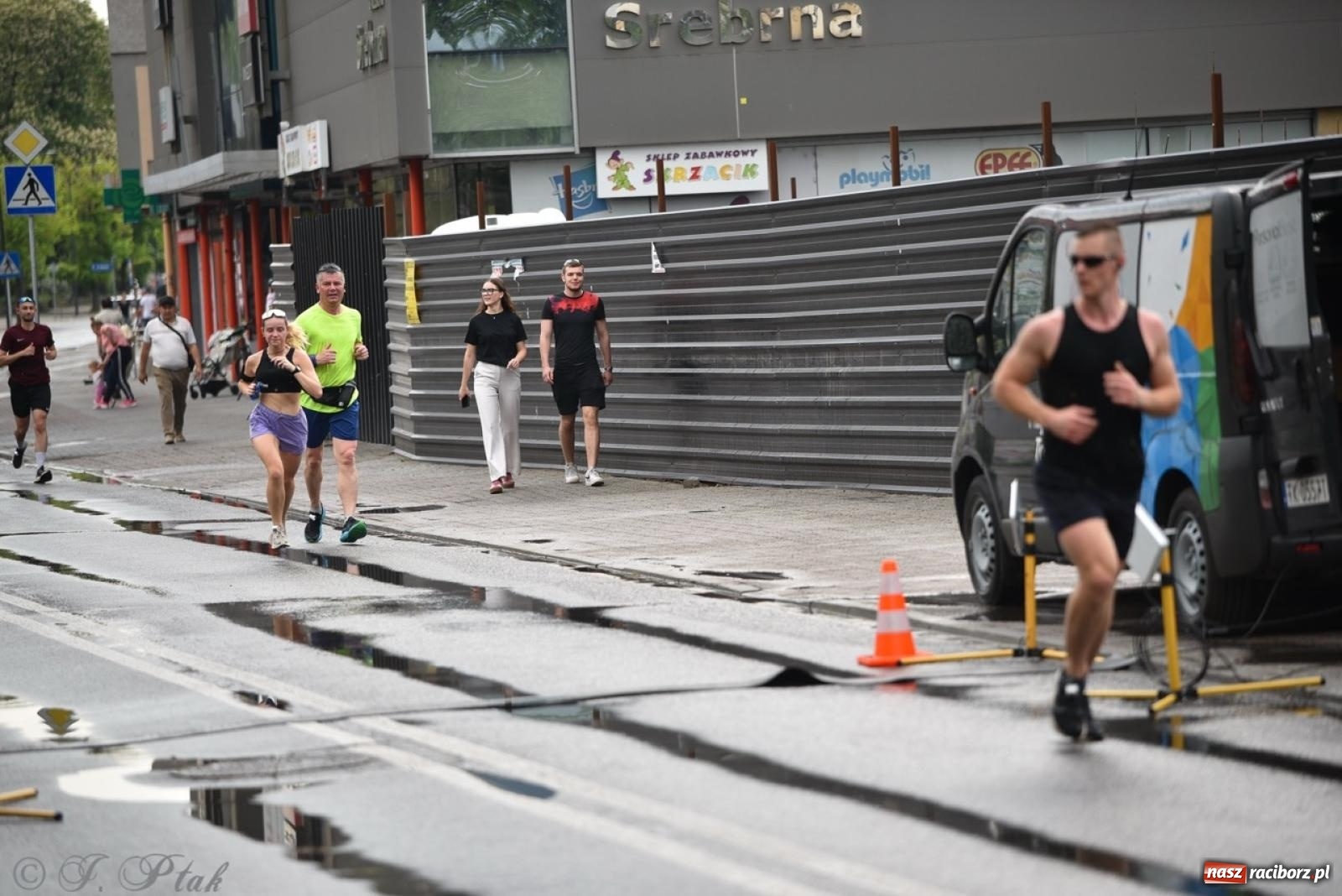 Zdjęcie w galerii na portalu naszraciborz.pl: Mateusz Mrówka najszybszy w XVII Biegu bez Granic wiadomości z regionu