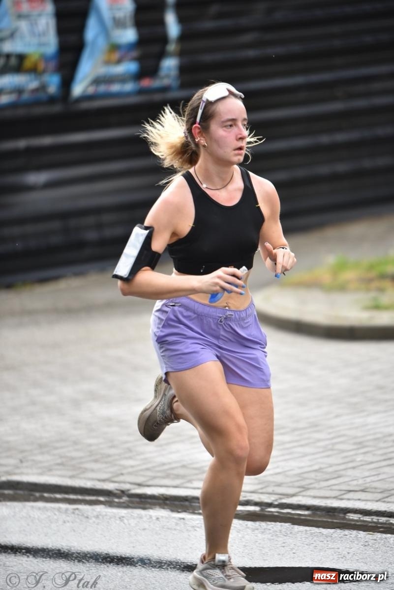 Zdjęcie w galerii na portalu naszraciborz.pl: Mateusz Mrówka najszybszy w XVII Biegu bez Granic wiadomości z regionu