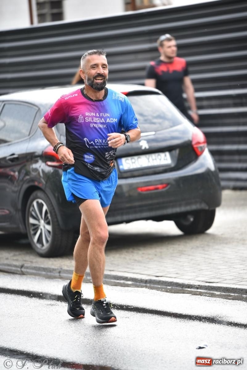 Zdjęcie w galerii na portalu naszraciborz.pl: Mateusz Mrówka najszybszy w XVII Biegu bez Granic wiadomości z regionu