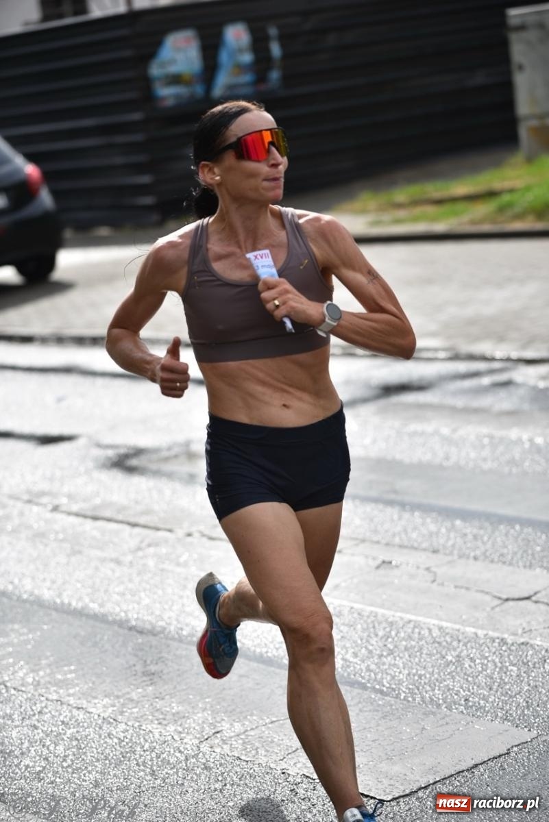 Zdjęcie w galerii na portalu naszraciborz.pl: Mateusz Mrówka najszybszy w XVII Biegu bez Granic wiadomości z regionu