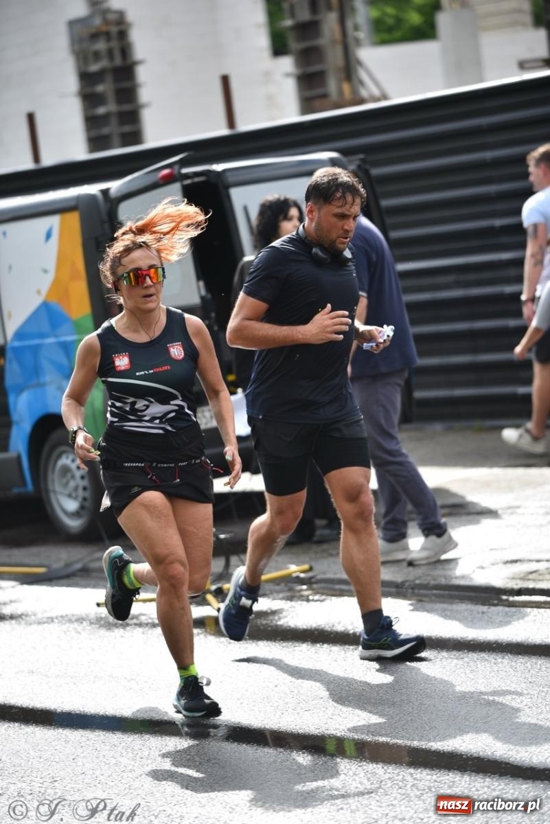 Zdjęcie w galerii na portalu naszraciborz.pl: Mateusz Mrówka najszybszy w XVII Biegu bez Granic wiadomości z regionu