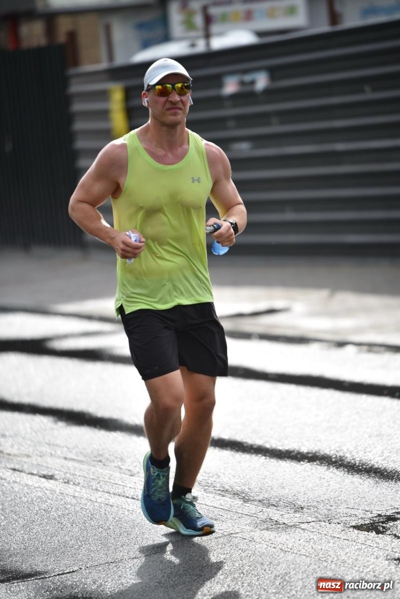 Zdjęcie w galerii na portalu naszraciborz.pl: Mateusz Mrówka najszybszy w XVII Biegu bez Granic wiadomości z regionu