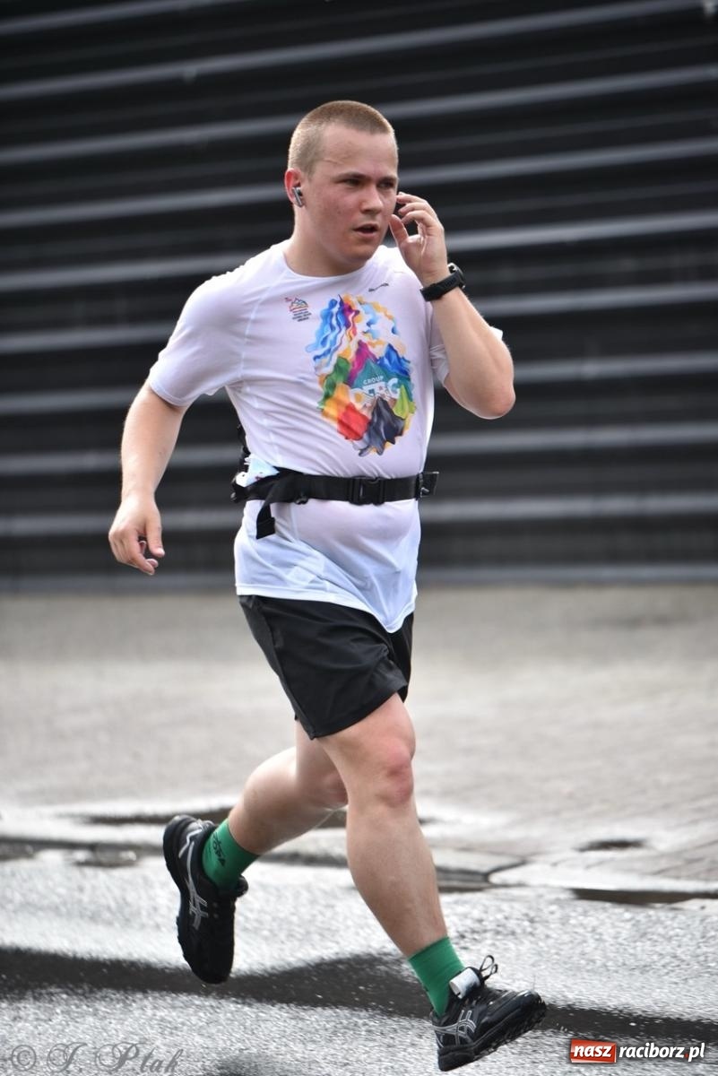 Zdjęcie w galerii na portalu naszraciborz.pl: Mateusz Mrówka najszybszy w XVII Biegu bez Granic wiadomości z regionu