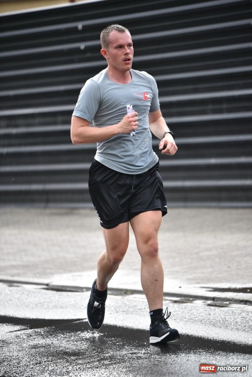Zdjęcie w galerii na portalu naszraciborz.pl: Mateusz Mrówka najszybszy w XVII Biegu bez Granic wiadomości z regionu