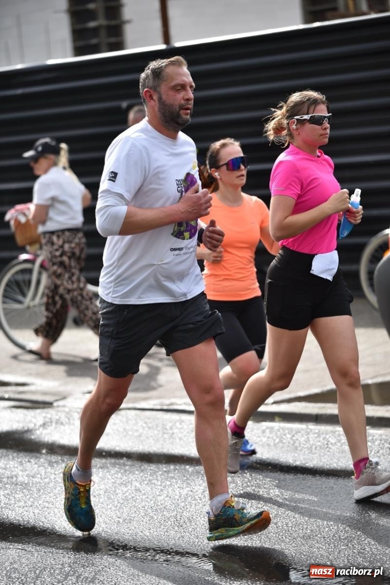 Zdjęcie w galerii na portalu naszraciborz.pl: Mateusz Mrówka najszybszy w XVII Biegu bez Granic wiadomości z regionu