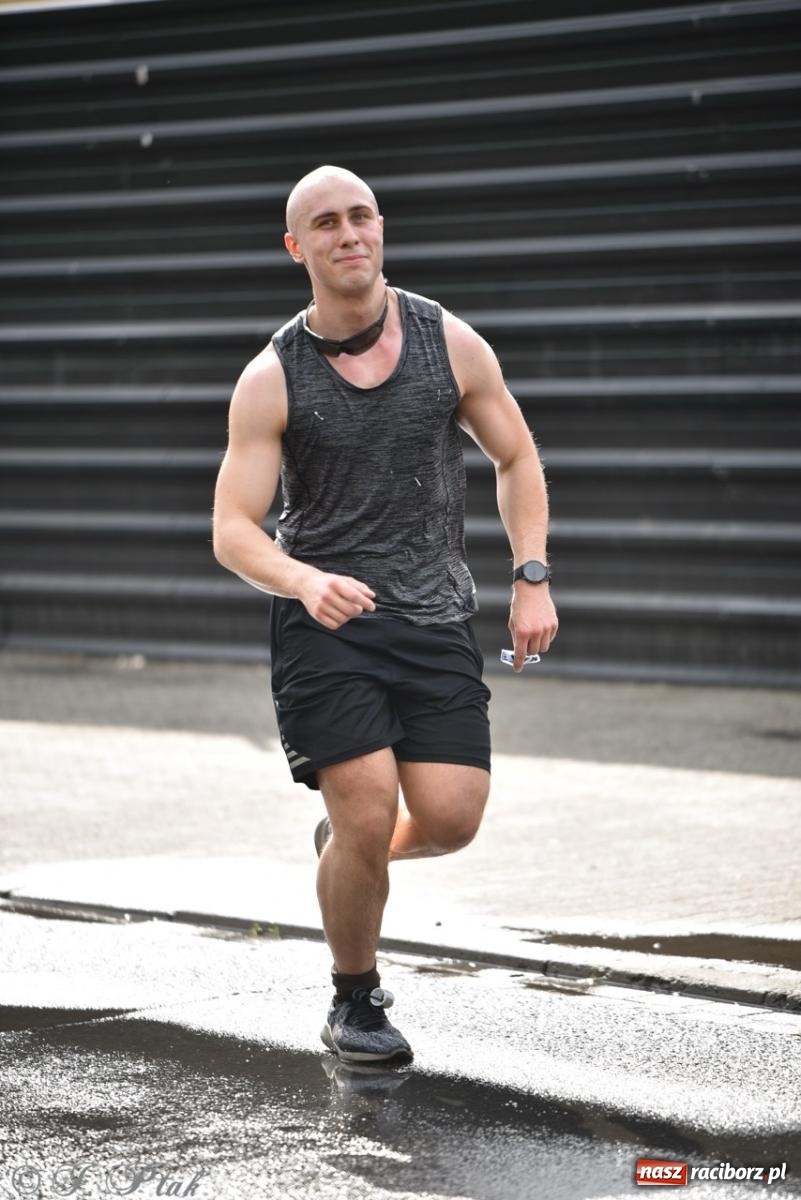 Zdjęcie w galerii na portalu naszraciborz.pl: Mateusz Mrówka najszybszy w XVII Biegu bez Granic wiadomości z regionu