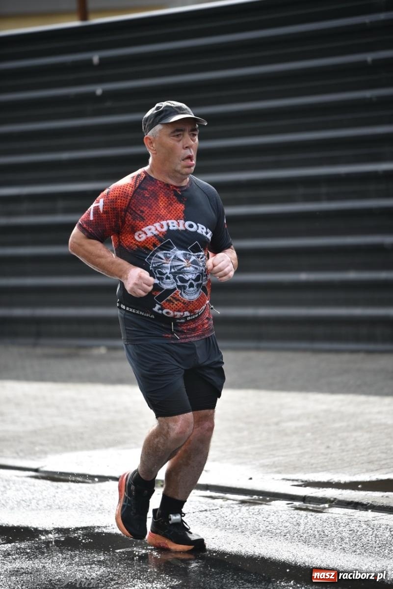 Zdjęcie w galerii na portalu naszraciborz.pl: Mateusz Mrówka najszybszy w XVII Biegu bez Granic wiadomości z regionu