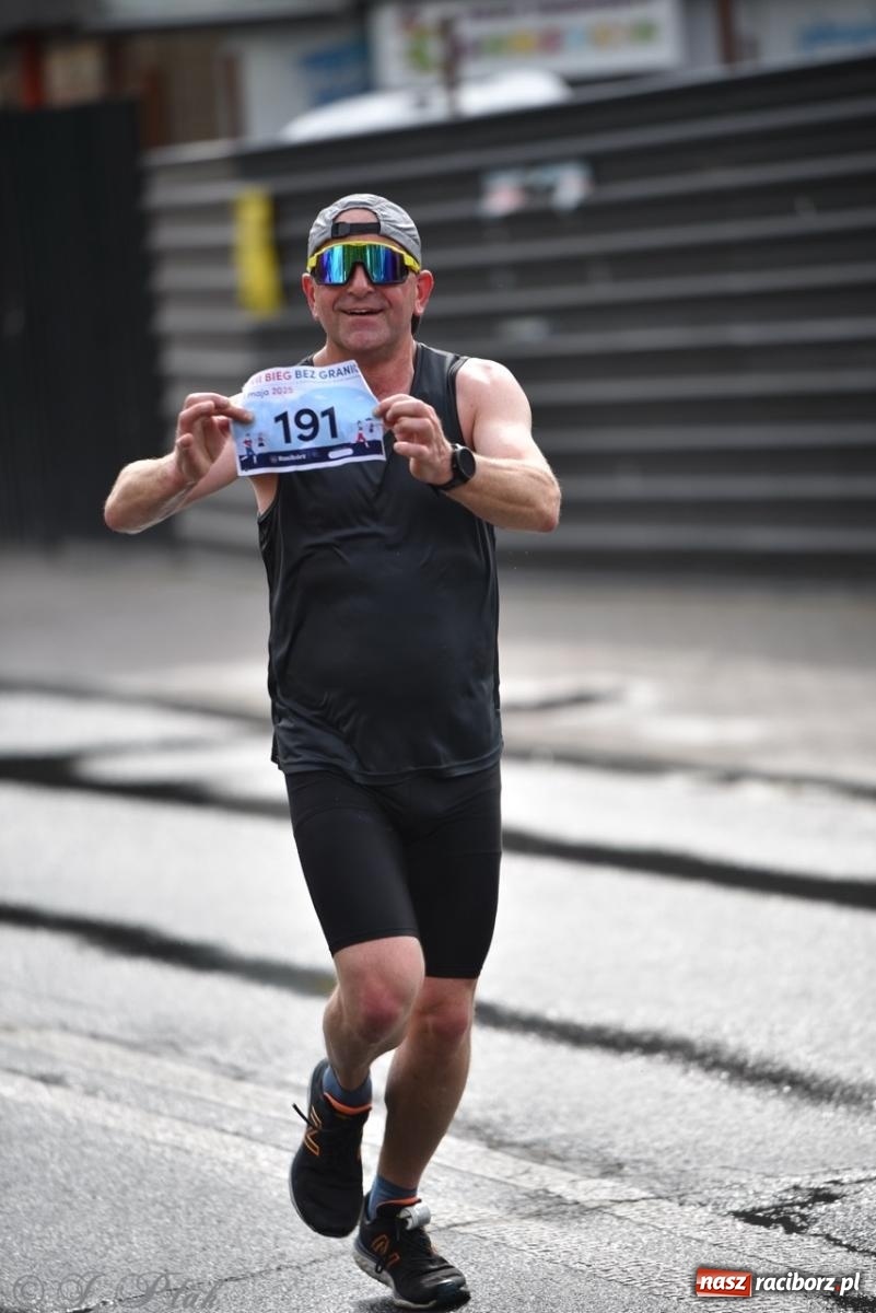 Zdjęcie w galerii na portalu naszraciborz.pl: Mateusz Mrówka najszybszy w XVII Biegu bez Granic wiadomości z regionu