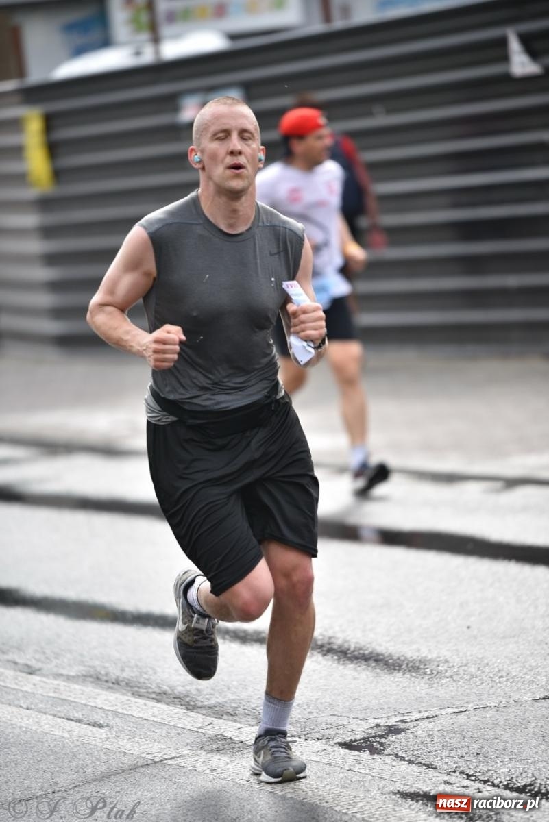 Zdjęcie w galerii na portalu naszraciborz.pl: Mateusz Mrówka najszybszy w XVII Biegu bez Granic wiadomości z regionu