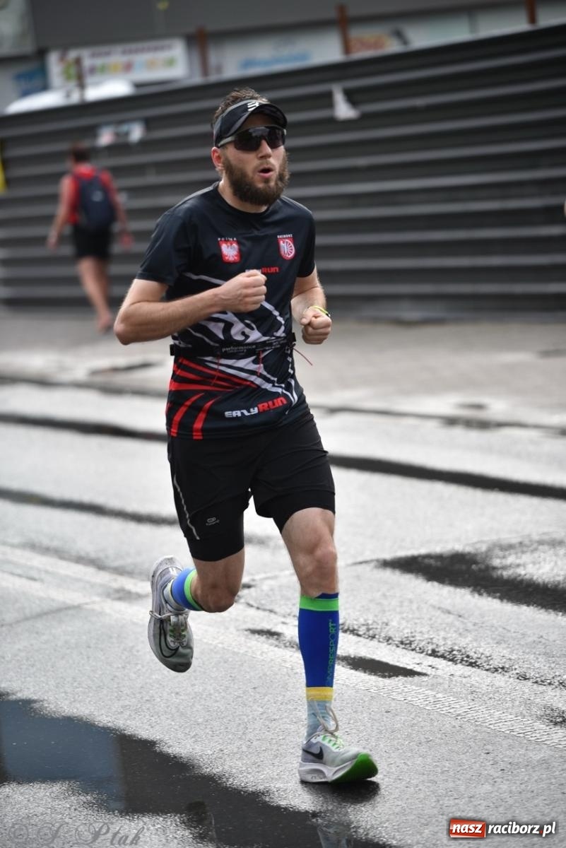 Zdjęcie w galerii na portalu naszraciborz.pl: Mateusz Mrówka najszybszy w XVII Biegu bez Granic wiadomości z regionu