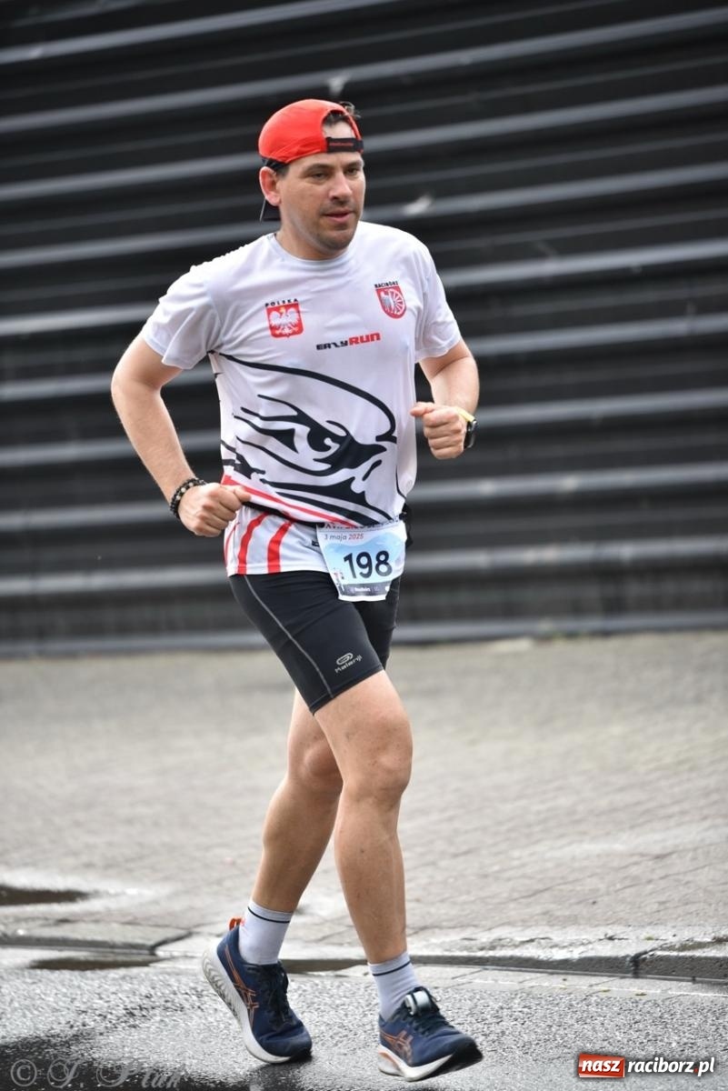 Zdjęcie w galerii na portalu naszraciborz.pl: Mateusz Mrówka najszybszy w XVII Biegu bez Granic wiadomości z regionu