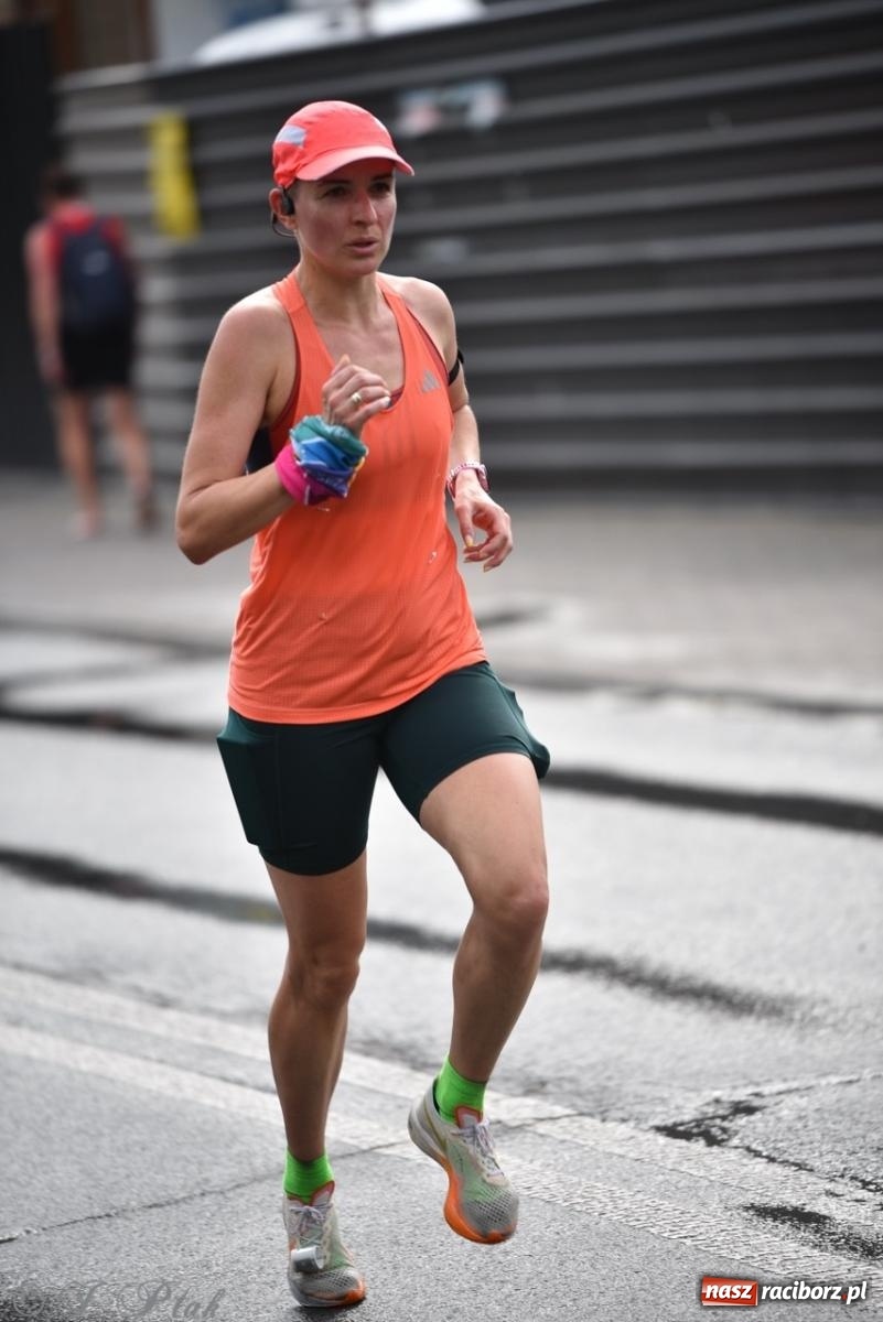 Zdjęcie w galerii na portalu naszraciborz.pl: Mateusz Mrówka najszybszy w XVII Biegu bez Granic wiadomości z regionu