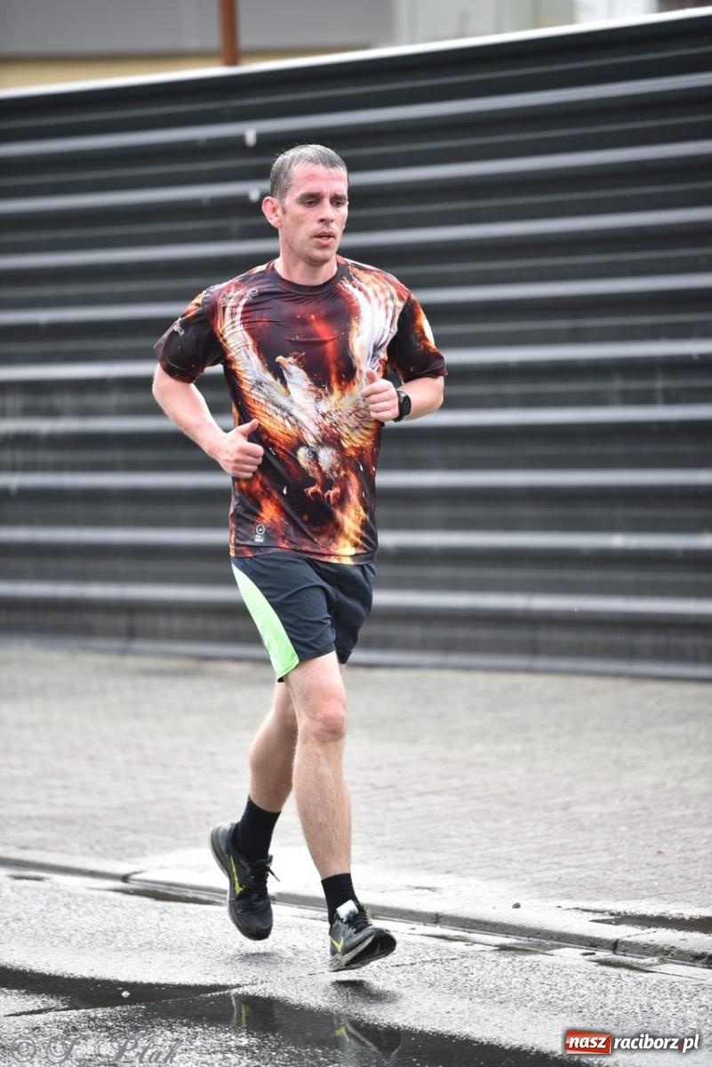 Zdjęcie w galerii na portalu naszraciborz.pl: Mateusz Mrówka najszybszy w XVII Biegu bez Granic wiadomości z regionu