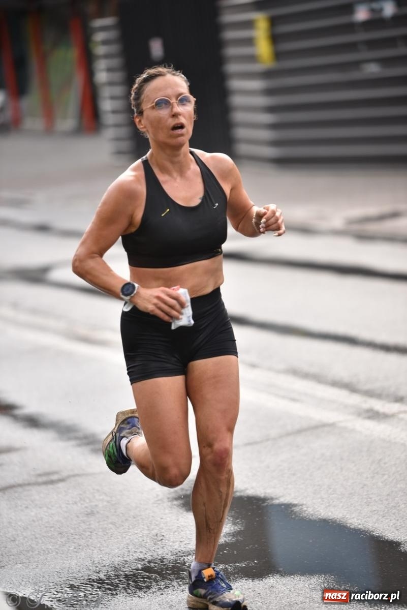 Zdjęcie w galerii na portalu naszraciborz.pl: Mateusz Mrówka najszybszy w XVII Biegu bez Granic wiadomości z regionu