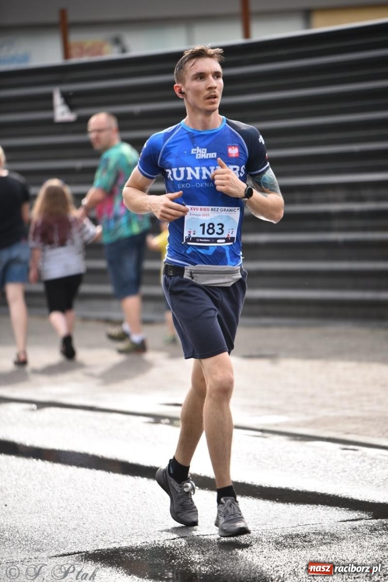 Zdjęcie w galerii na portalu naszraciborz.pl: Mateusz Mrówka najszybszy w XVII Biegu bez Granic wiadomości z regionu