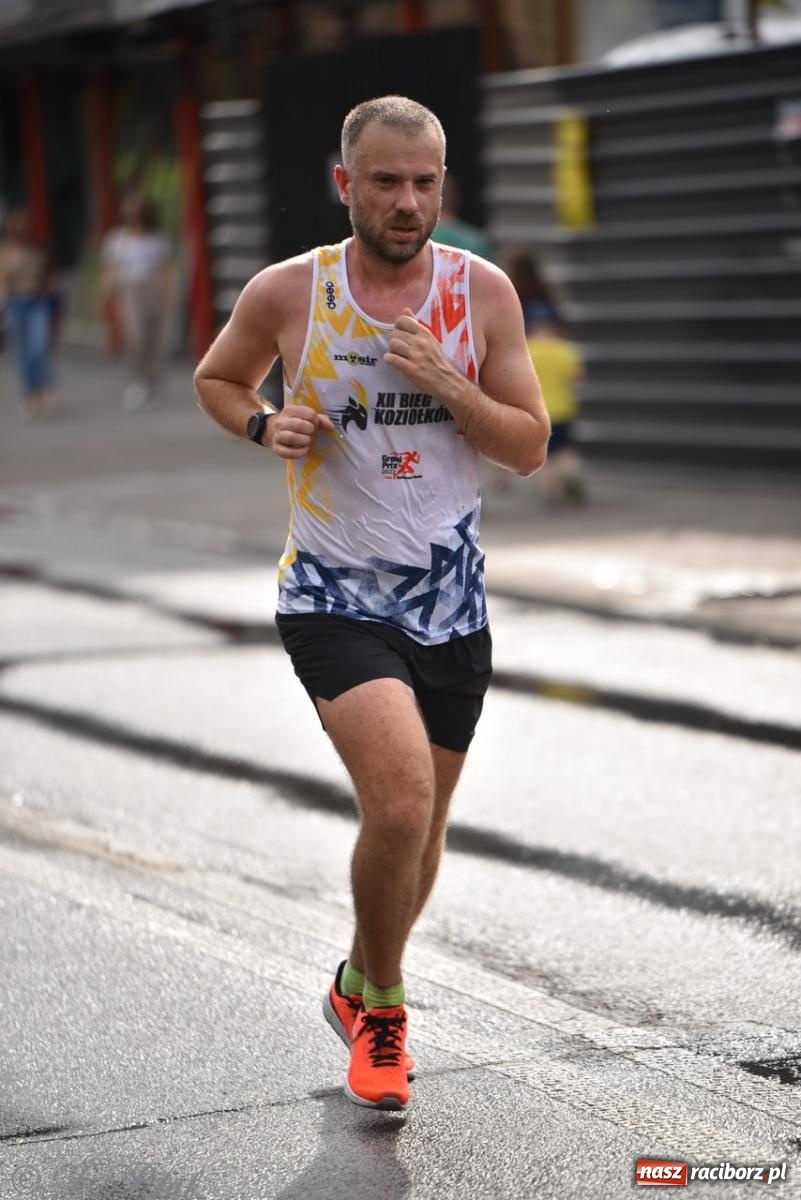 Zdjęcie w galerii na portalu naszraciborz.pl: Mateusz Mrówka najszybszy w XVII Biegu bez Granic wiadomości z regionu