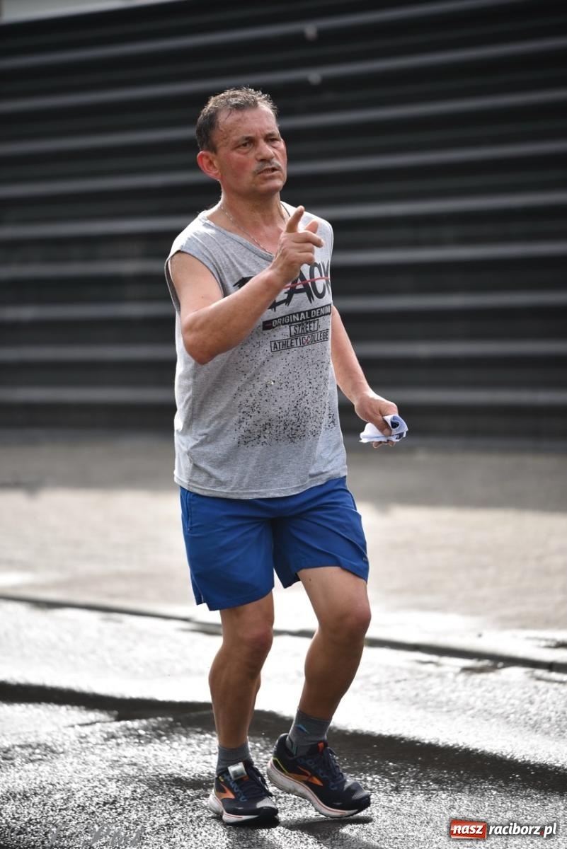 Zdjęcie w galerii na portalu naszraciborz.pl: Mateusz Mrówka najszybszy w XVII Biegu bez Granic wiadomości z regionu