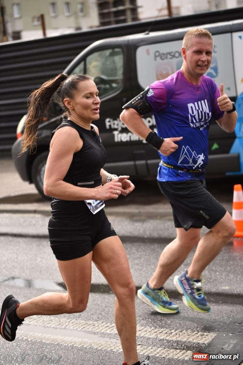 Zdjęcie w galerii na portalu naszraciborz.pl: Mateusz Mrówka najszybszy w XVII Biegu bez Granic wiadomości z regionu