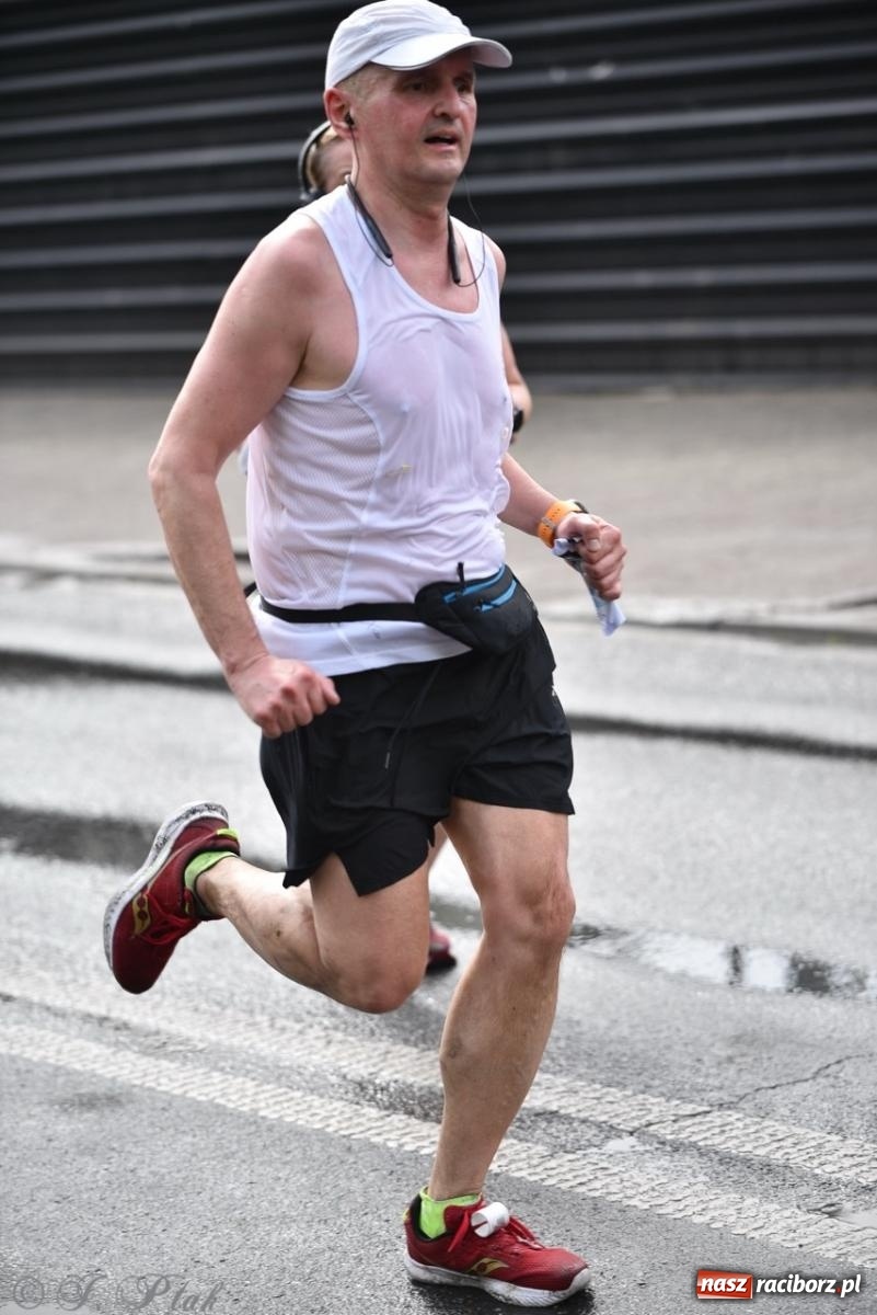 Zdjęcie w galerii na portalu naszraciborz.pl: Mateusz Mrówka najszybszy w XVII Biegu bez Granic wiadomości z regionu