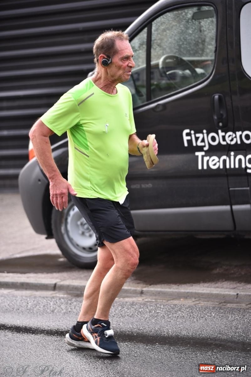 Zdjęcie w galerii na portalu naszraciborz.pl: Mateusz Mrówka najszybszy w XVII Biegu bez Granic wiadomości z regionu