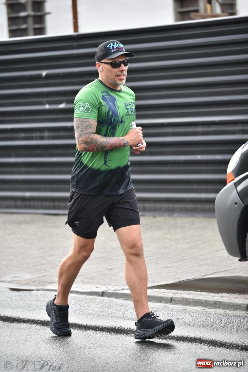 Zdjęcie w galerii na portalu naszraciborz.pl: Mateusz Mrówka najszybszy w XVII Biegu bez Granic wiadomości z regionu