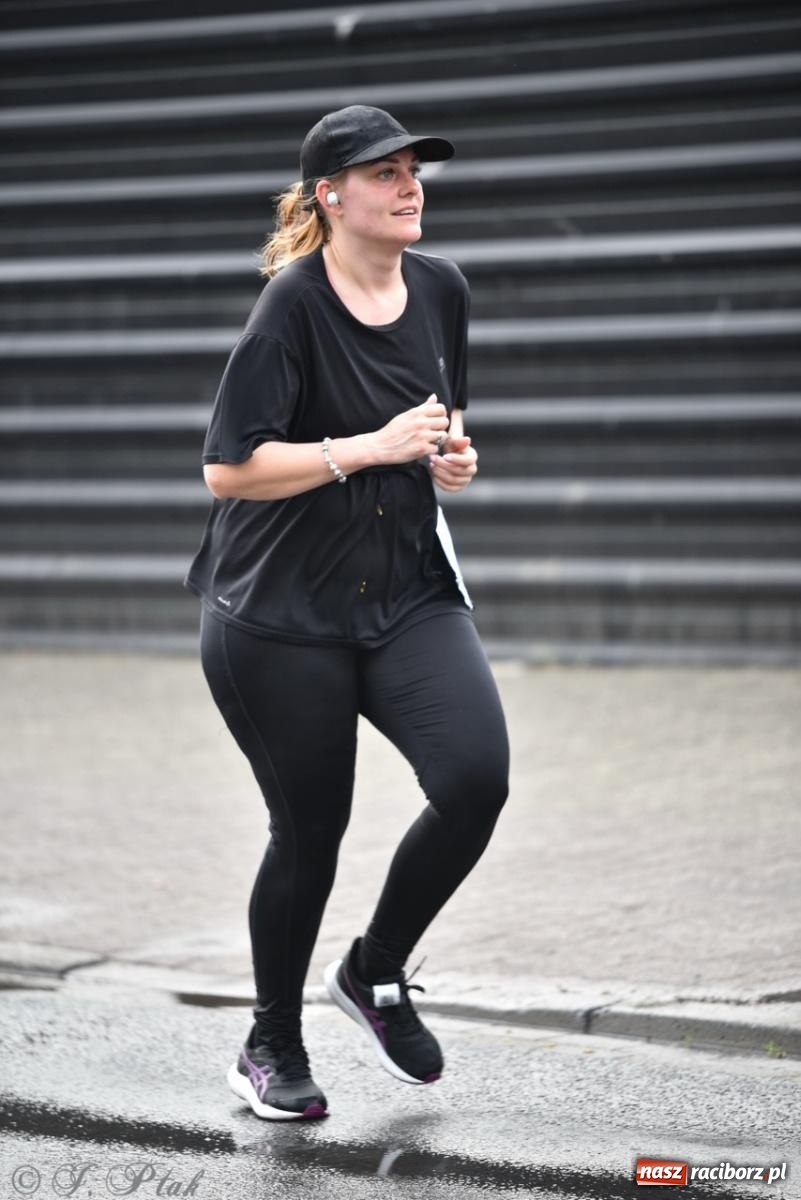 Zdjęcie w galerii na portalu naszraciborz.pl: Mateusz Mrówka najszybszy w XVII Biegu bez Granic wiadomości z regionu