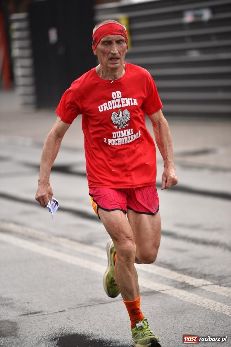 Zdjęcie w galerii na portalu naszraciborz.pl: Mateusz Mrówka najszybszy w XVII Biegu bez Granic wiadomości z regionu