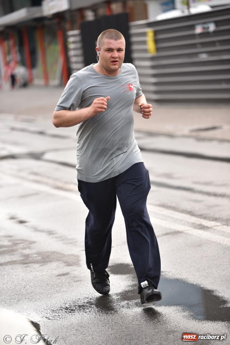 Zdjęcie w galerii na portalu naszraciborz.pl: Mateusz Mrówka najszybszy w XVII Biegu bez Granic wiadomości z regionu