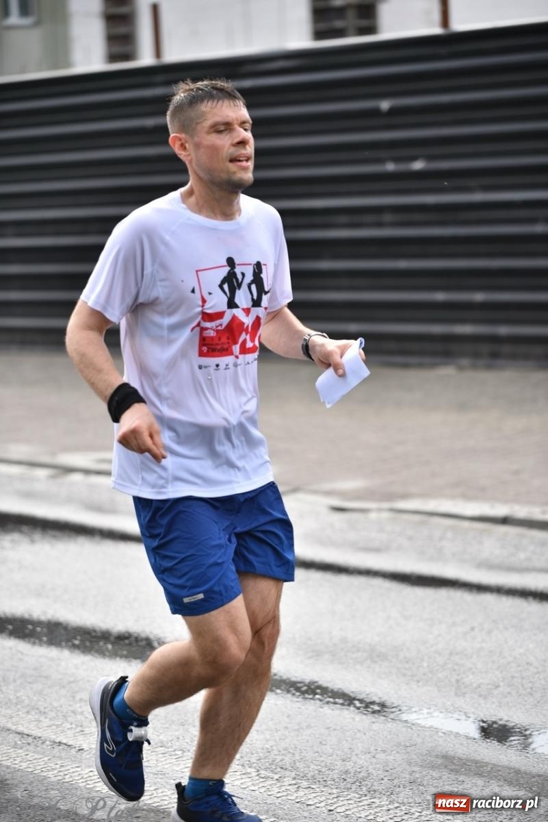 Zdjęcie w galerii na portalu naszraciborz.pl: Mateusz Mrówka najszybszy w XVII Biegu bez Granic wiadomości z regionu