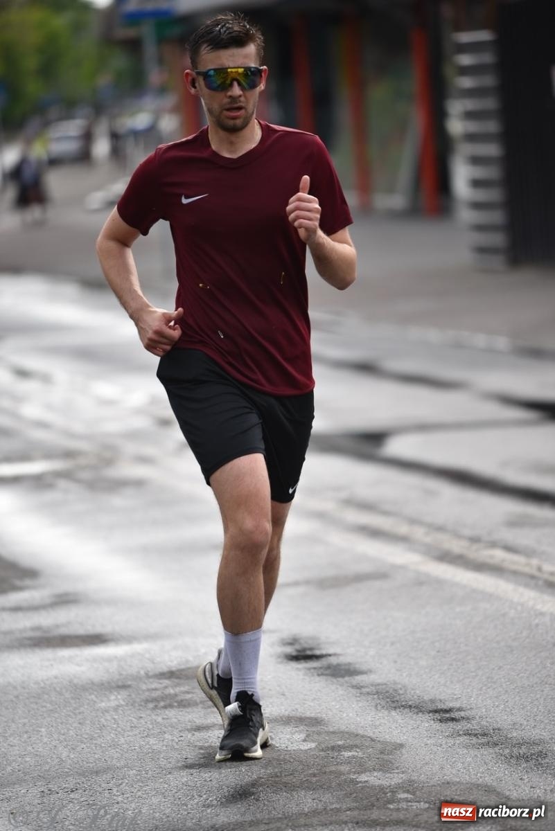 Zdjęcie w galerii na portalu naszraciborz.pl: Mateusz Mrówka najszybszy w XVII Biegu bez Granic wiadomości z regionu