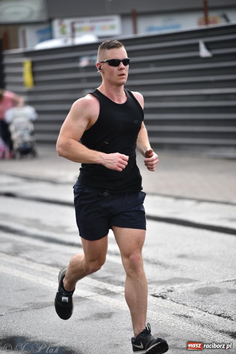Zdjęcie w galerii na portalu naszraciborz.pl: Mateusz Mrówka najszybszy w XVII Biegu bez Granic wiadomości z regionu