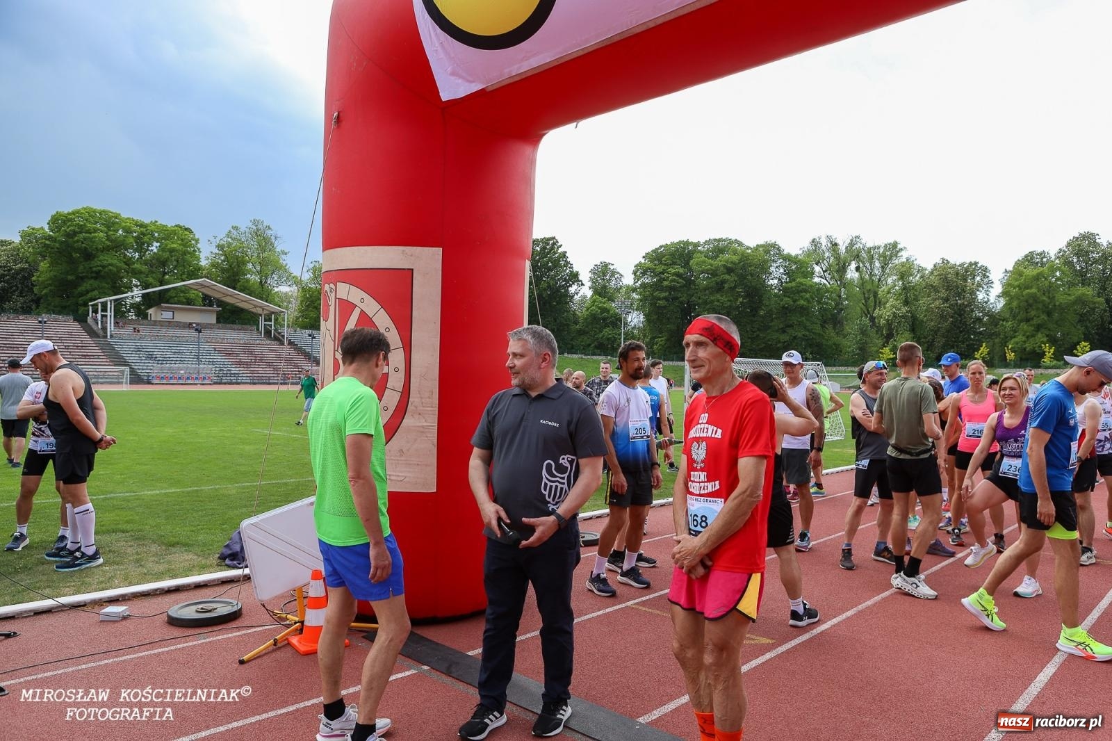 Zdjęcie w galerii na portalu naszraciborz.pl: Mateusz Mrówka najszybszy w XVII Biegu bez Granic wiadomości z regionu
