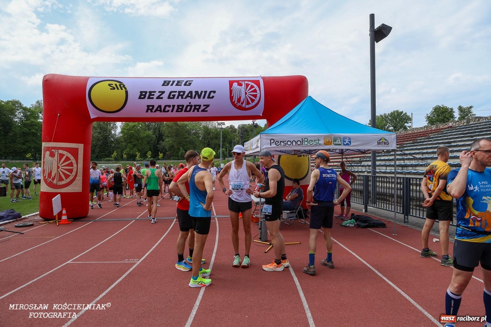 Zdjęcie w galerii na portalu naszraciborz.pl: Mateusz Mrówka najszybszy w XVII Biegu bez Granic wiadomości z regionu