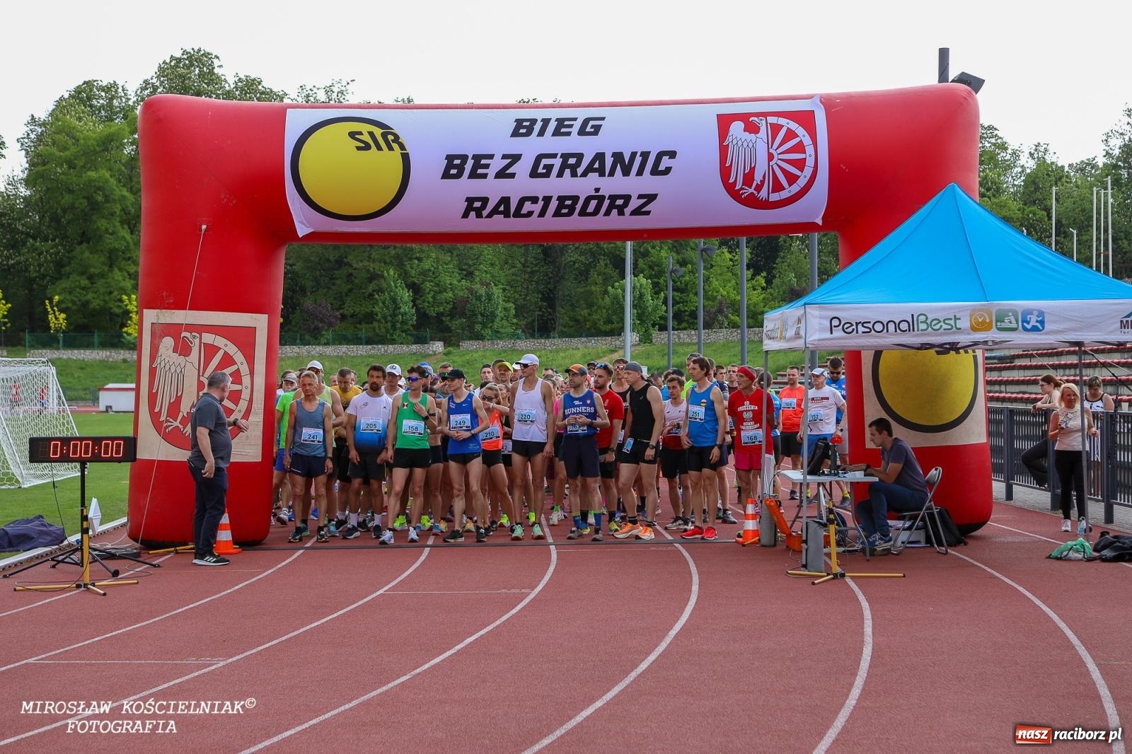 Zdjęcie w galerii na portalu naszraciborz.pl: Mateusz Mrówka najszybszy w XVII Biegu bez Granic wiadomości z regionu