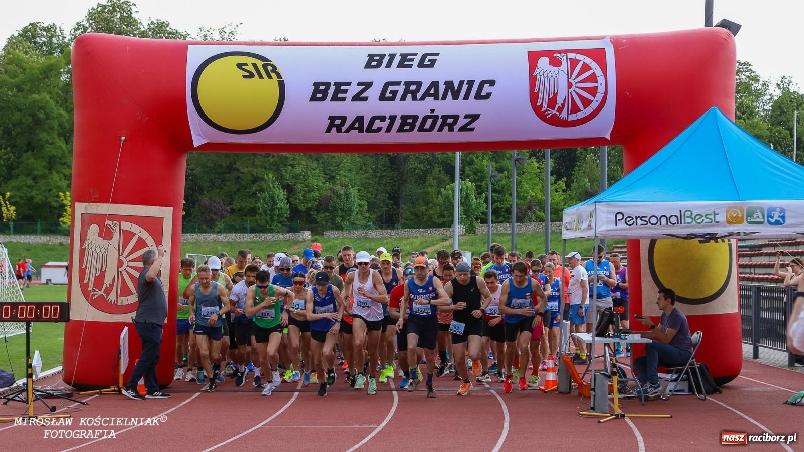 Zdjęcie w galerii na portalu naszraciborz.pl: Mateusz Mrówka najszybszy w XVII Biegu bez Granic wiadomości z regionu