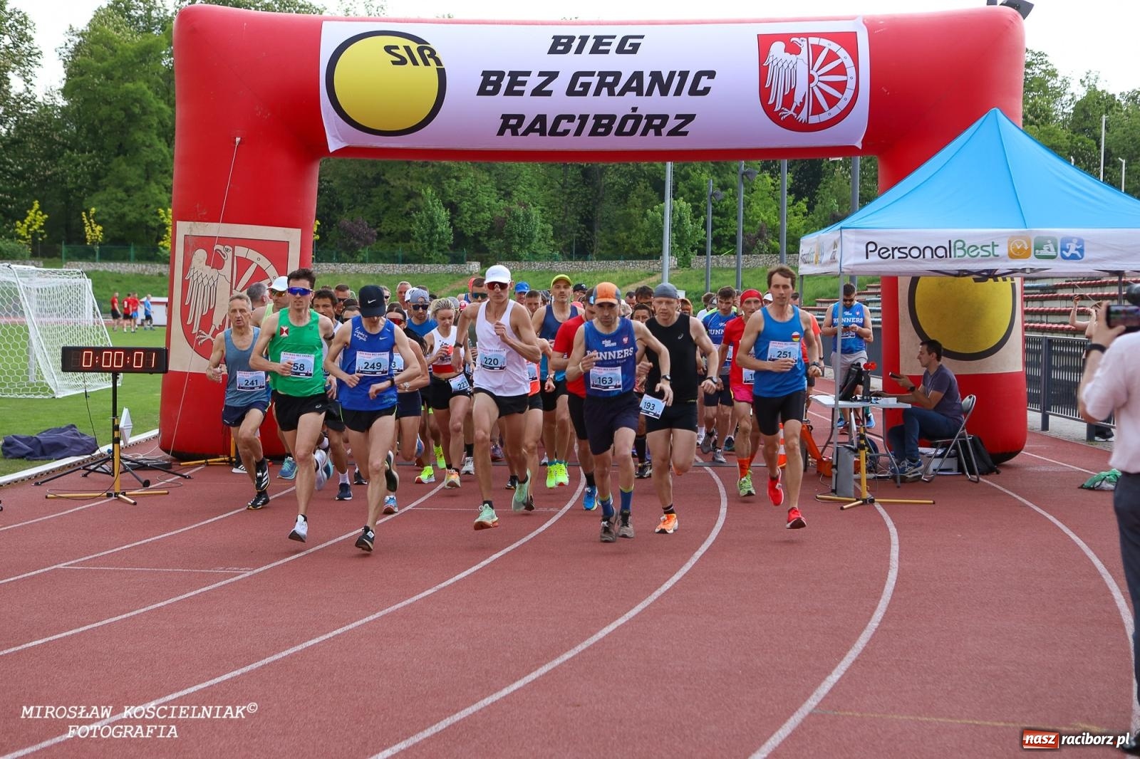 Zdjęcie w galerii na portalu naszraciborz.pl: Mateusz Mrówka najszybszy w XVII Biegu bez Granic wiadomości z regionu